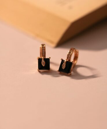Sophisticated Black Stone Earrings with Literary Elegance
