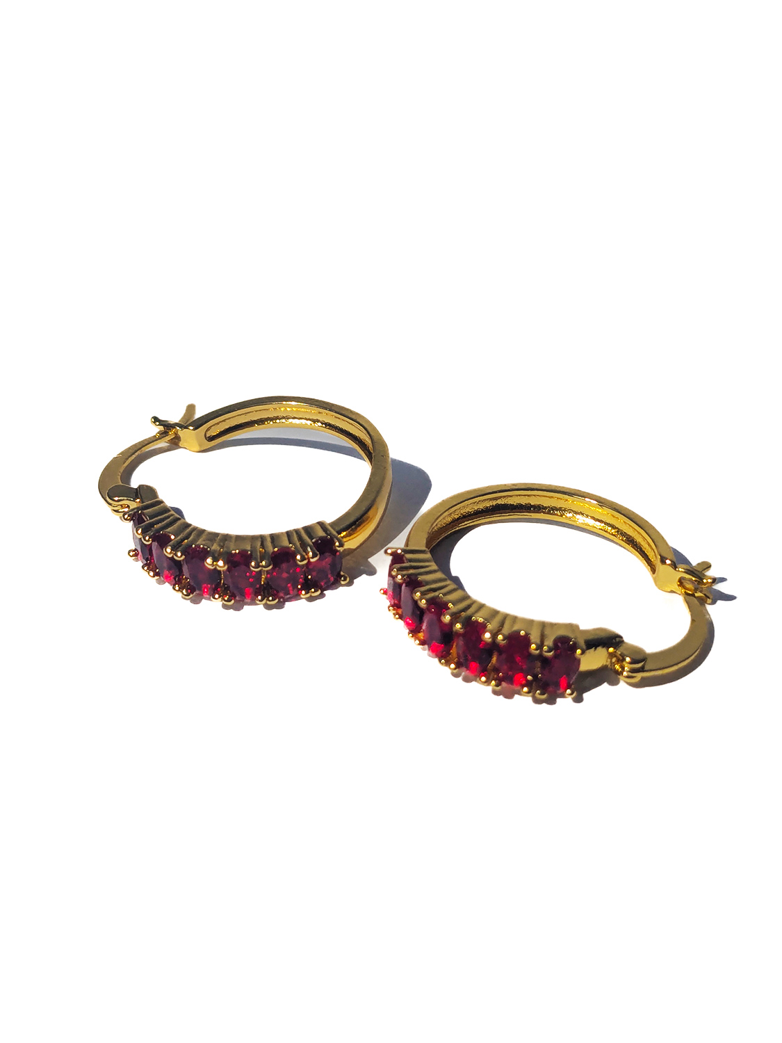 Vibrant red elegance, tarnish-free style