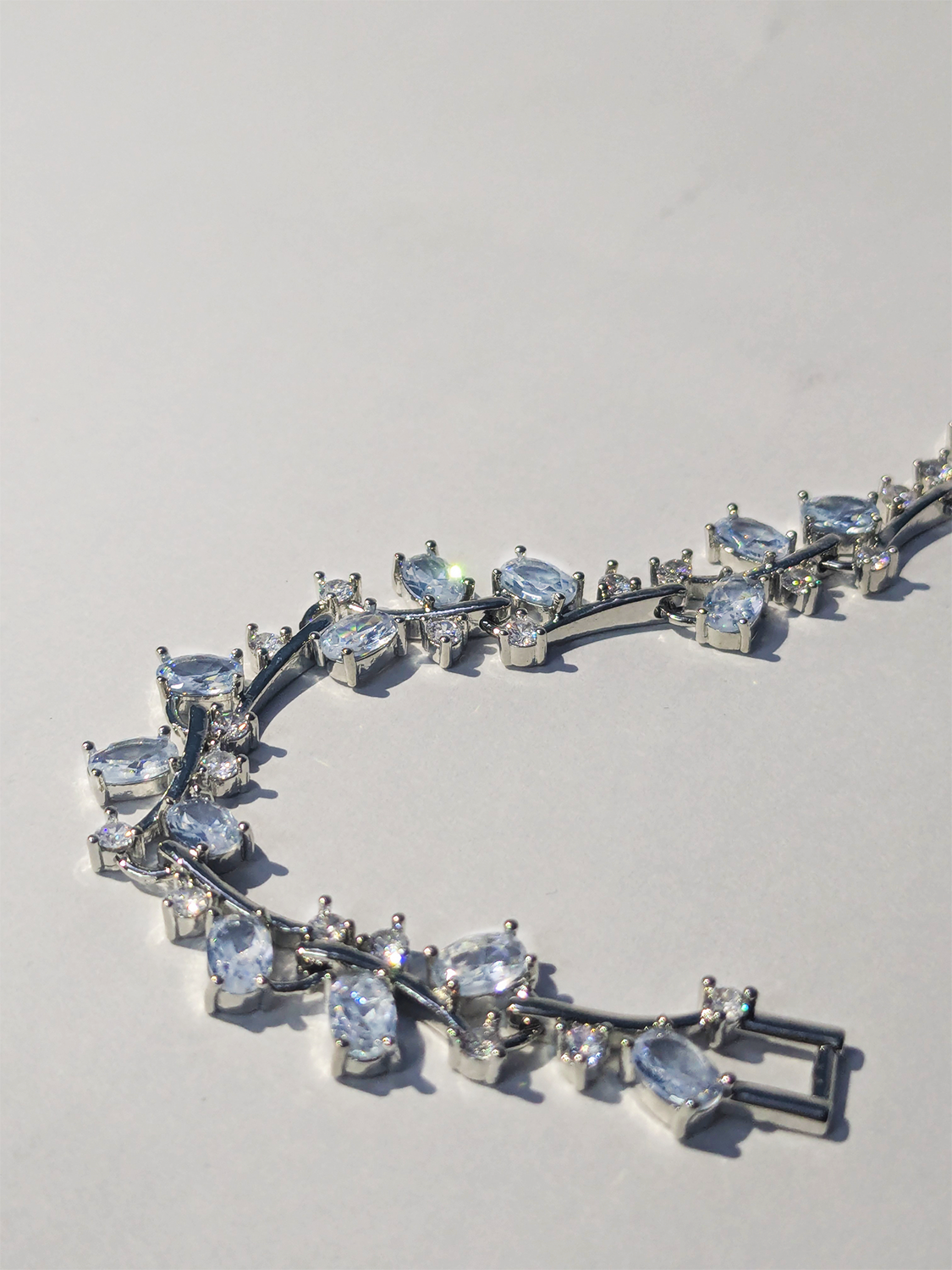 Cool light blue brilliance with timeless elegance - Image 6